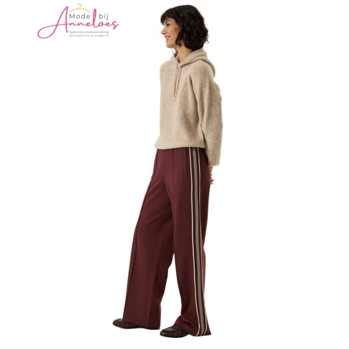 Garcia Broek Streep ritsjeV260315 4081 wijnrood Garcia Broek Streep ritsjeV260315 4081 wijnrood